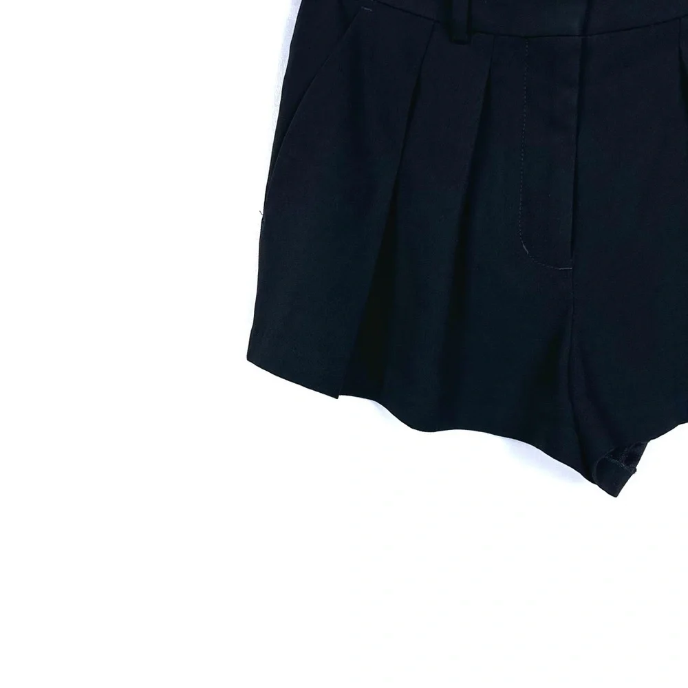 Aritzia WILFRED Japanese Crepe Shorts Pleats in Black Size 0 / W/26